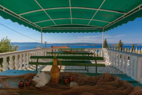 Einzigartiges Apartment mit grandiosen Meerblick, Pool, BBQ und nur 700 Meter zum Strand